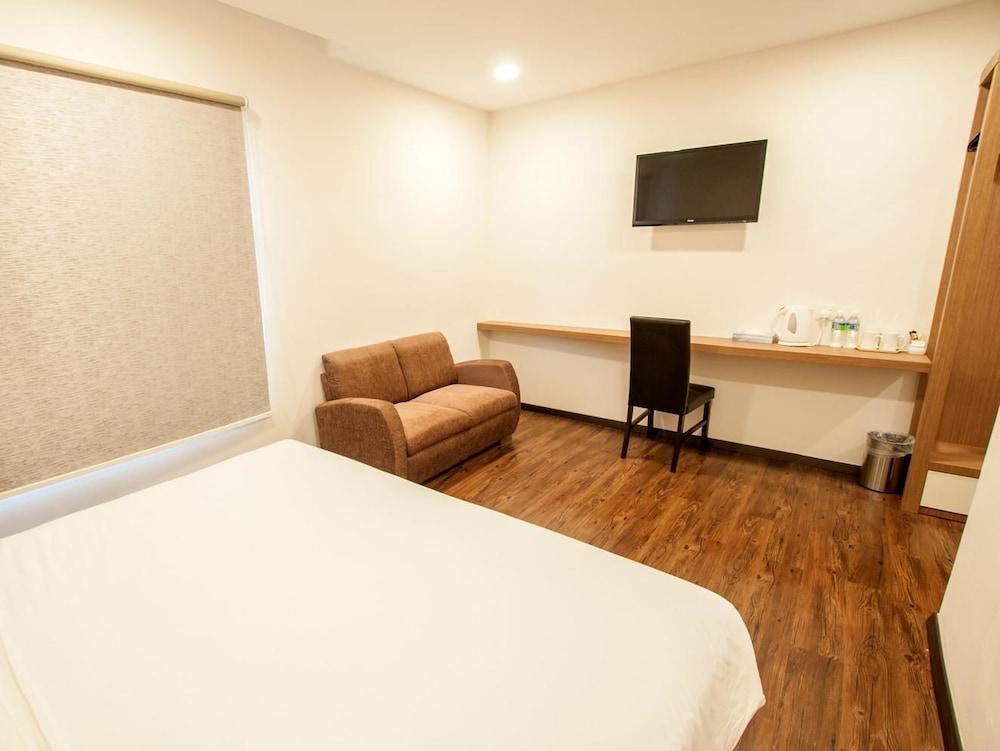 Nagoya Inn Hotel Куа Екстериор снимка